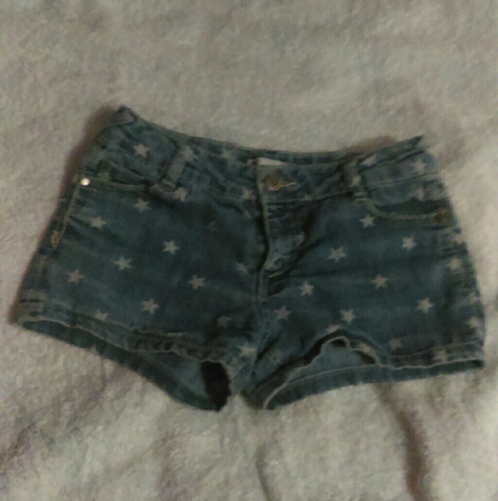 Shorts with star pattern